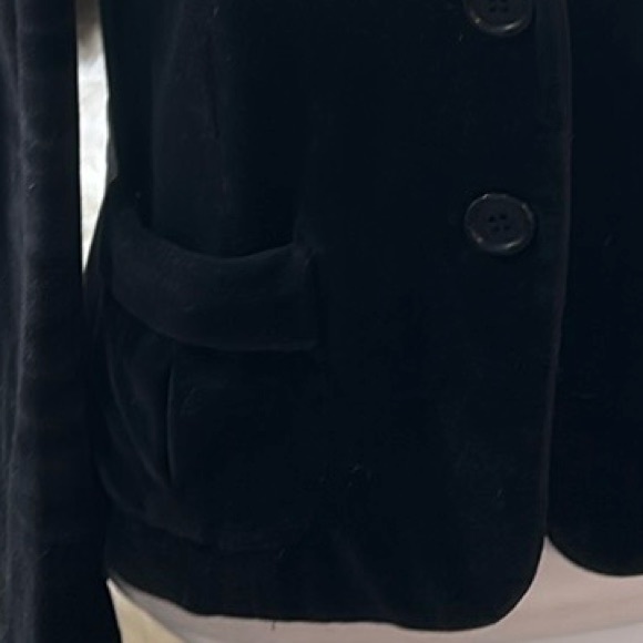 BCBGMaxAzria black velvet jacket with a bit of stretch - Picture 3 of 6